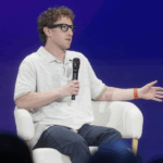 Mark Zuckerberg rachète un événement UFC et le regarde seul avec ses amis